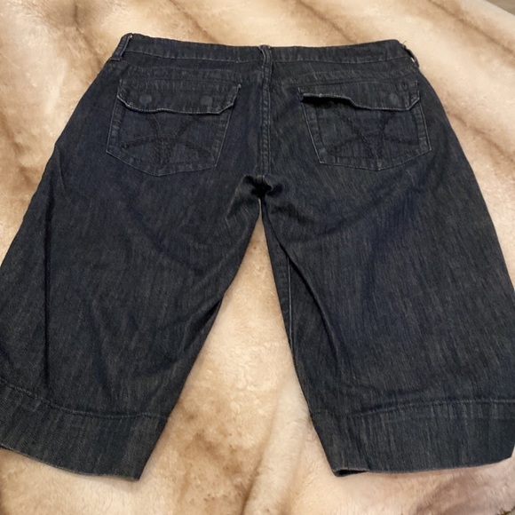 🍀Kut from the Kloth dark stretch denim Bermuda shorts size 6 - Picture 2 of 10